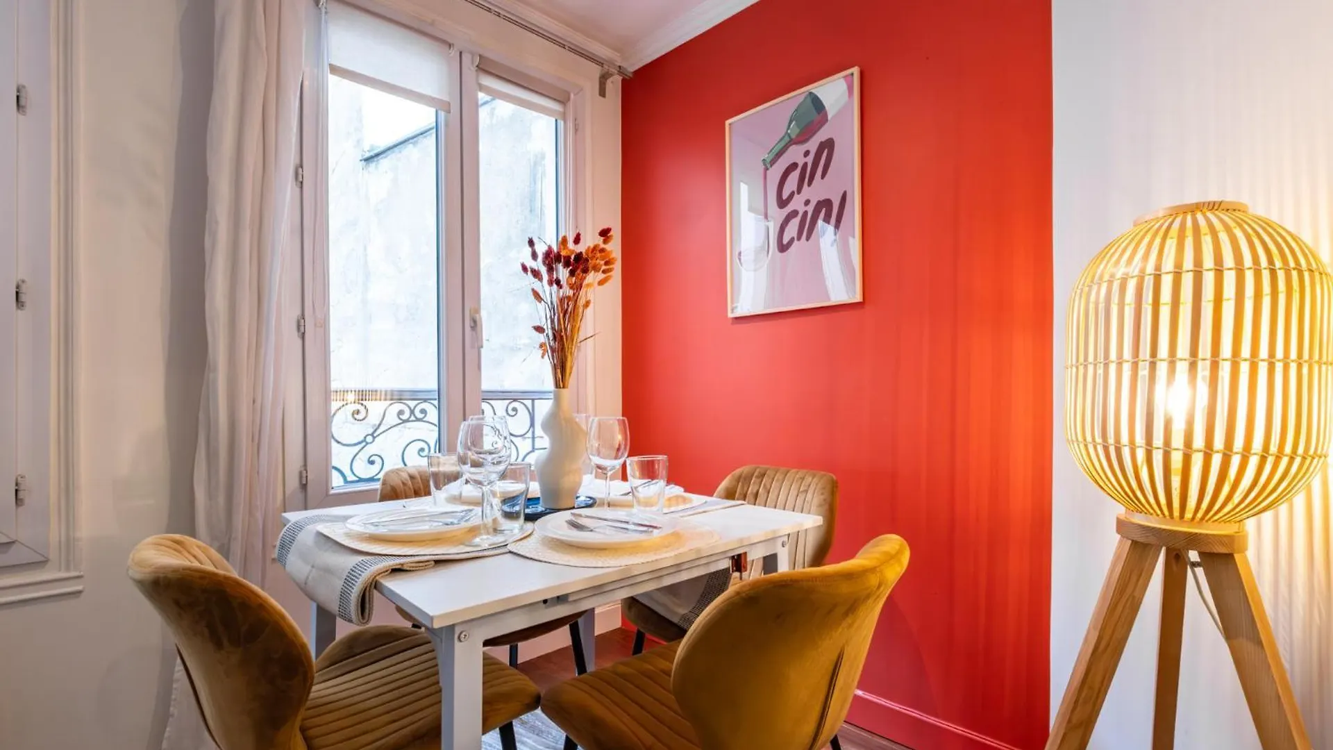 Charming Apartment In Heart Of פריז